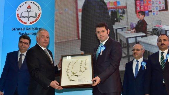 Başkent Öğretmenevi´nde düzenlenen "4. Eğitim ve Öğretimde Yenilikçilik Ödülleri" verildi.