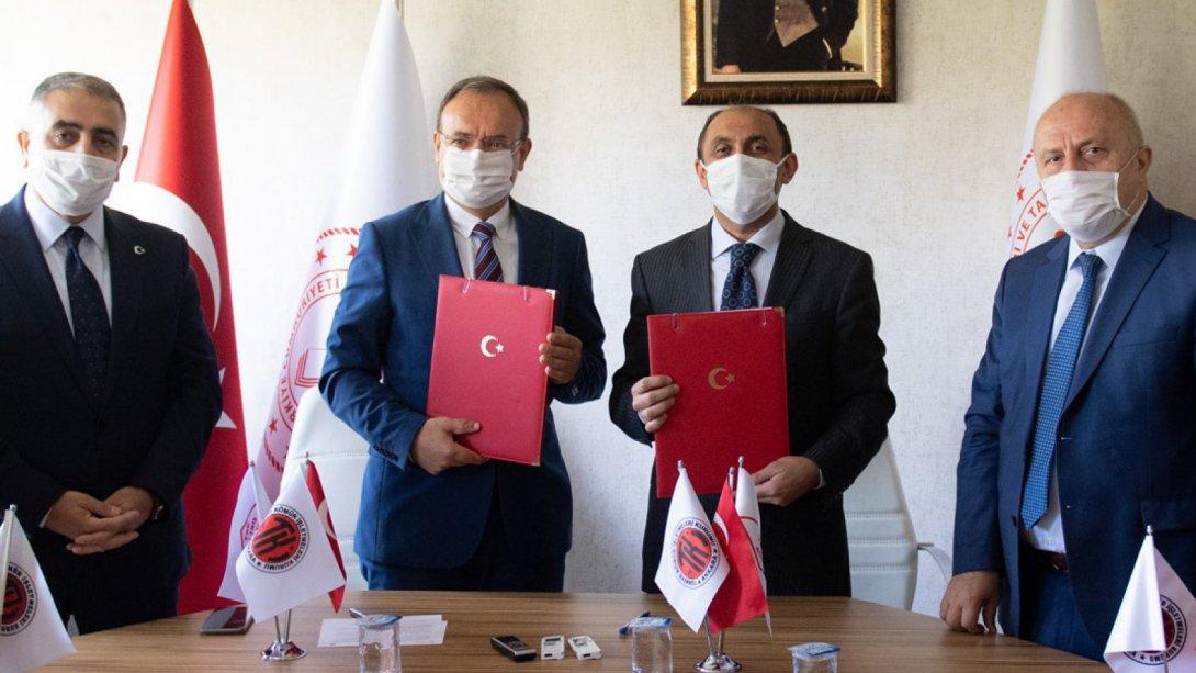 Millî Eğitim Bakanlığına bağlı 81 ildeki tüm kurum ve okulların kömür ihtiyacının karşılanması amacıyla Türkiye Kömür İşletmeleri (TKİ) ile protokol imzalandı.