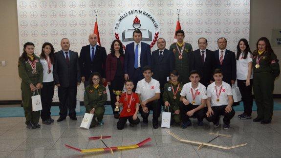Genel Müdür Ayhan, Sivas Sportif Havacılık Kulübü öğrencilerini kabul etti