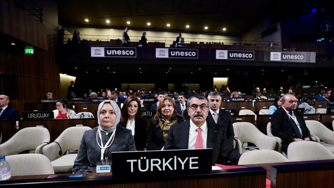 Bakanımız Sayın Yusuf TEKİN , Genel Müdürümüz Ömür Fatih KARAKULLUKÇU ve beraberlerindeki heyet ile UNESCO'nun 42. Genel Konferansına katılım sağladı. 